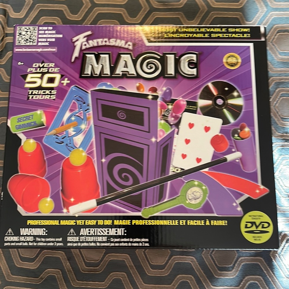 NWT Fantasma Magic Set with DVD ages 6+